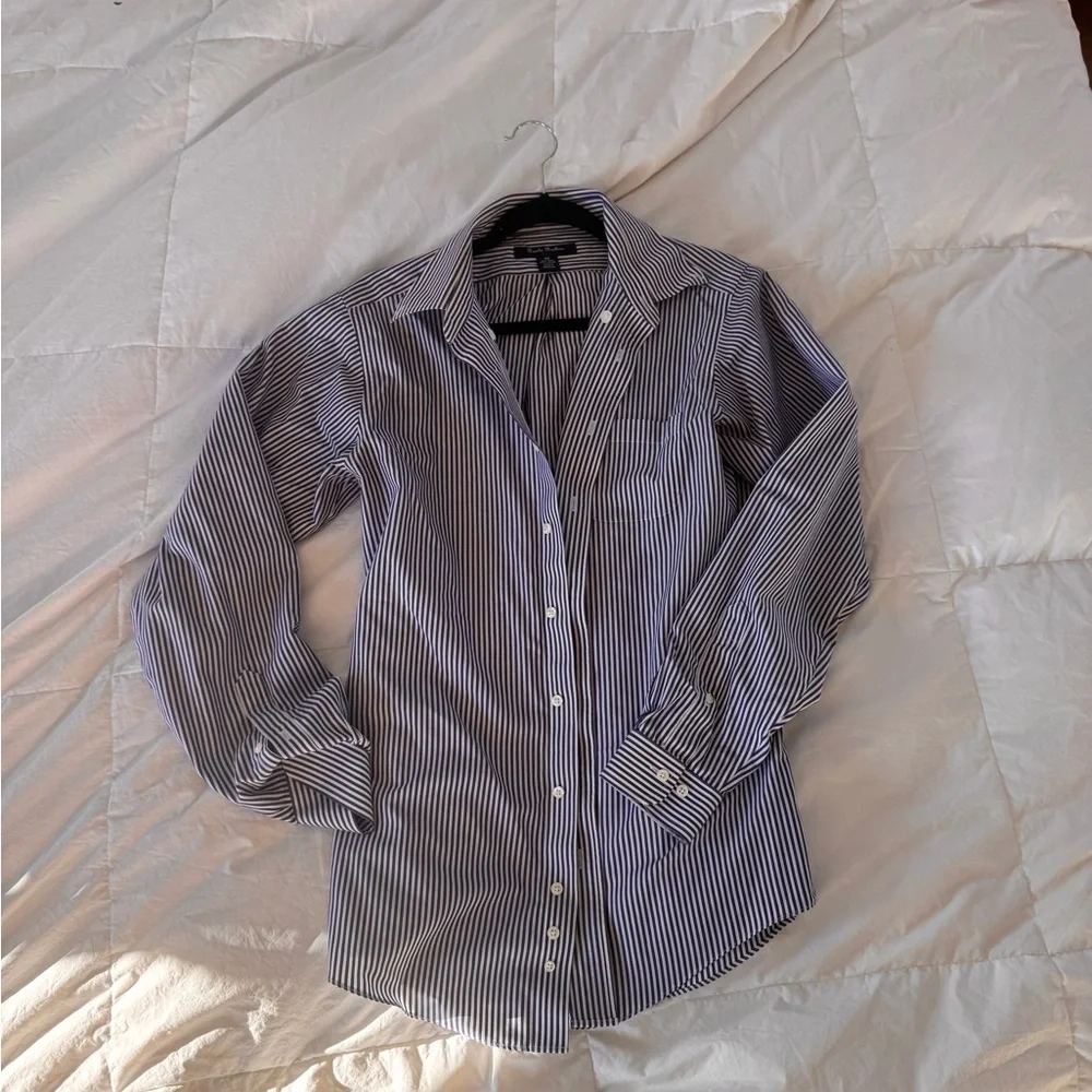 WoMen's Striped Blue button down shirt - Picture 1 of 4